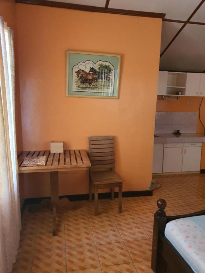 L & M Hearthstones Lodge Ослоб Экстерьер фото